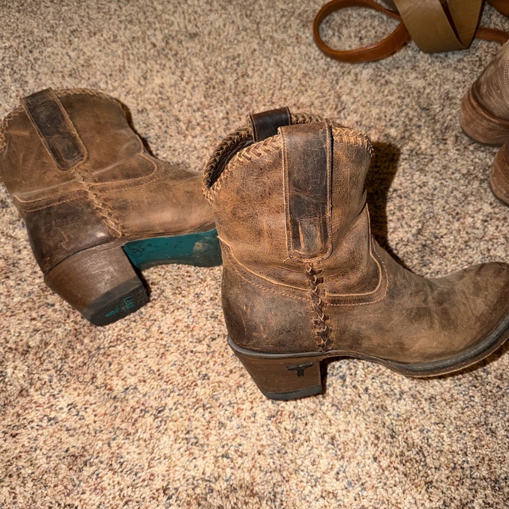 Lane ankle booties